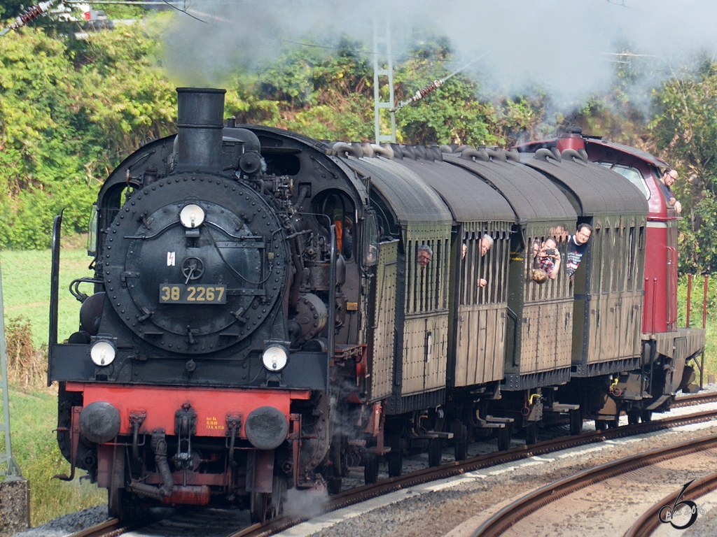 Die BR 38 des Eisenbahnmuseums Bochum auf dem Weg zum Bochumer Hauptbahnhof. (18. September 2016)