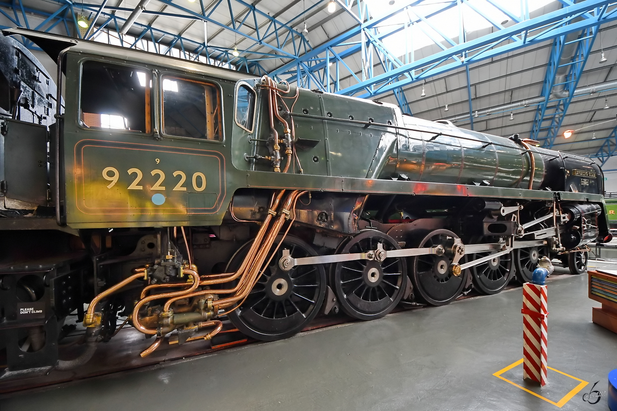 Die britische Dampflokomotive No. 92220  Evening Star  wurde 1960 gebaut und bereits nach 5 Jahren ausser Dienst gestellt. (National Railway Museum York, Mai 2019)