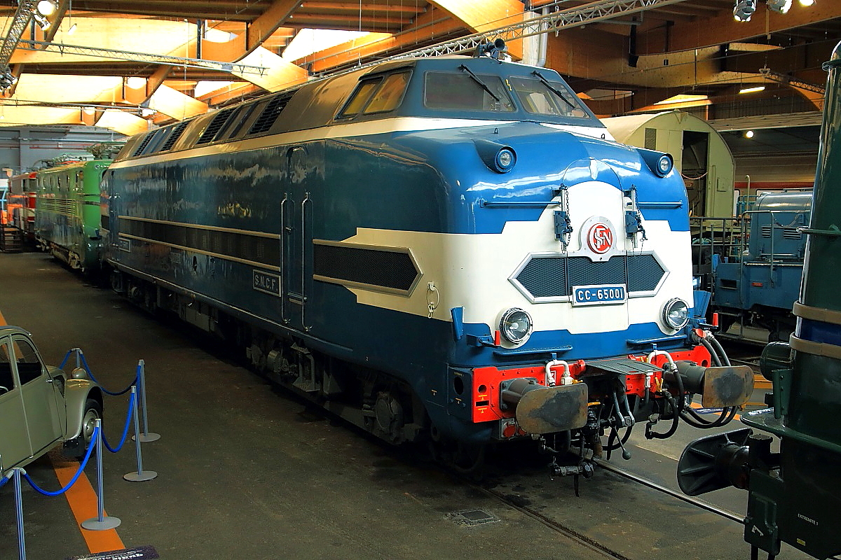 Die in der Cite du Train in Mulhouse ausgestellte CC-65001 wurde 1957 gebaut und sollte die Dampflokomotiven im Streckendienst ablösen (19.07.2015)
