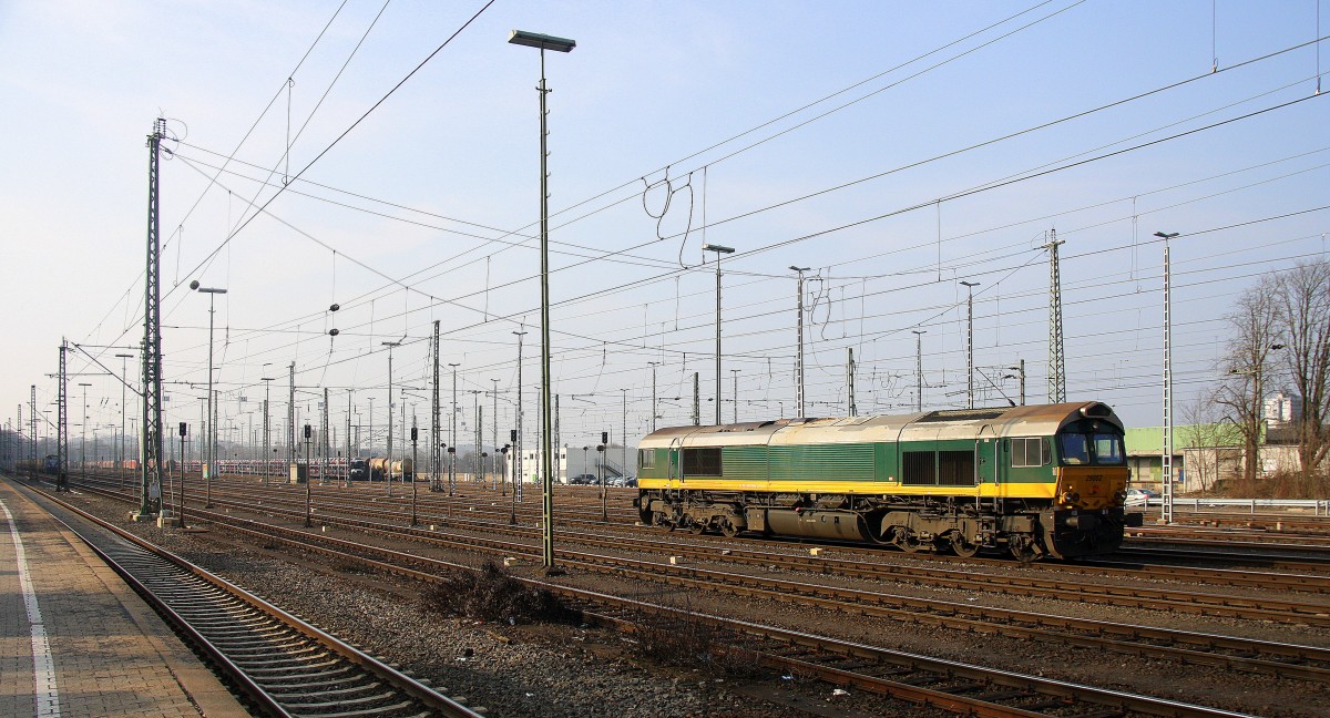 Die Class 66 29002 von Crossrail fährt als Lokzug von Aachen-West nach Montzen/Belgien. 
Aufgenommen vom Bahnsteig in Aachen-West . 
Bei Schönem Sonnenschein am Nachmittag vom 16.3.2015.