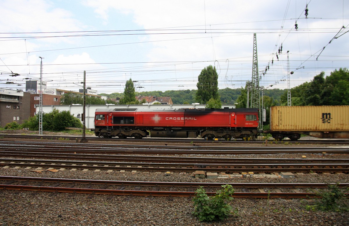 Die Class 66 DE6302  Federica  von Crossrail kommt mit einem sehr langen MSC-Containerzug aus Antwerpen-Berendrecht(B) nach Weil Am Rhein(D) und fährt in Aachen-West ein. Aufgenommen vom Bahnsteig in Aachen-West bei schönem Sonnenschien am Mittag vom 5.8.2014. 
Und das ist mein 3400tes Bahnbild bei http://WWW.Bahnbilder de. 