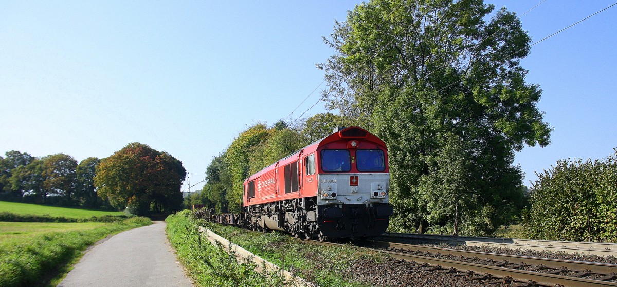 Die Class 66 DE6308  Anja  von Crossrail  kommt die Gemmenicher-Rampe herunter nach Aachen-West mit einem sehr langen MSC-Containerzug aus Antwerpen-Berendrecht(B) nach Weil Am Rhein(D).
Aufgenommen an der Montzenroute am Gemmenicher-Weg bei schönem Herbstwetter am 3.10.2014.