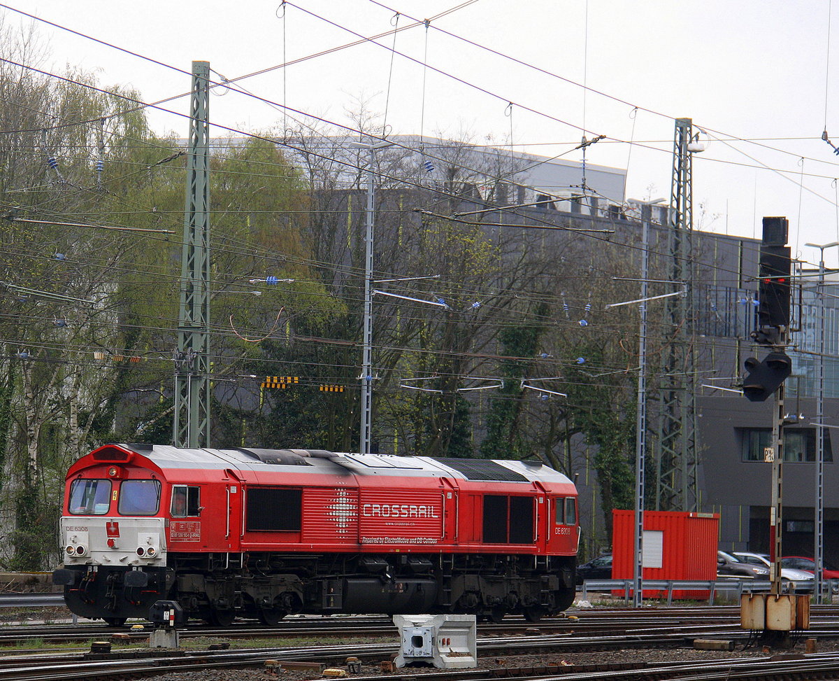 Die Class 66 DE6308  Anja  von Crossrail rangiert in Aachen-West.
Aufgenommen vom Bahnsteig in Aachen-West.
Bei Wolken am Nachmittag vom 13.4.2016. 