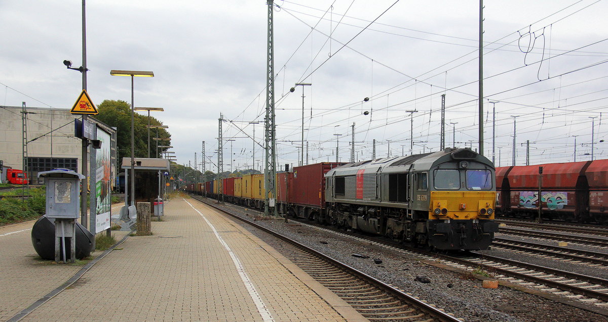 Die Class 66 DE6309 von Crossrail steht in Aachen-West mit einem MSC-Containerzug aus Germersheim(D) nach Antwerpen-Krommenhoek(B).
Aufgenommen vom Bahnsteig in Aachen-West. 
Am Morgen vom 2.10.2018.