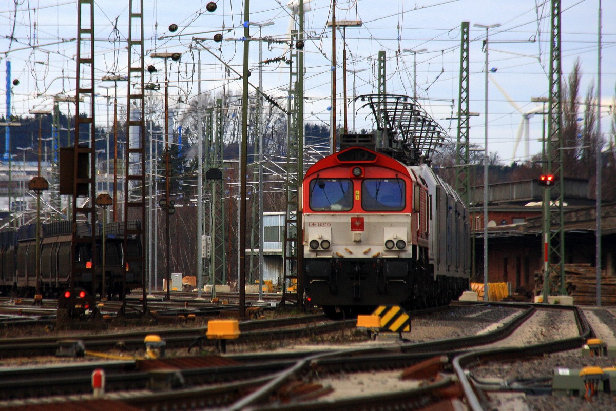 Die Class 66 DE6310  Griet  ,185 578-2  Christine , 185 525-3,185 527-9,145 CL-202, 145 CL-031 und 185 591-5 alle von Crossrail stehen  auf dem abstellgleis in Aachen-West am Nachmittag vom 31.12.2013.