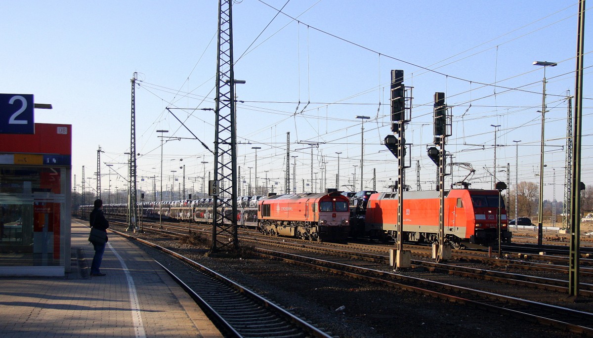 Die Class 66 DE6312  Alix  von Crossrail rangiert in Aachen-West. Aufgenommen vom Bahnsteig in Aachen-West. Bei tollem Frühlingswetter am Nachmittag vom 12.3.2015.