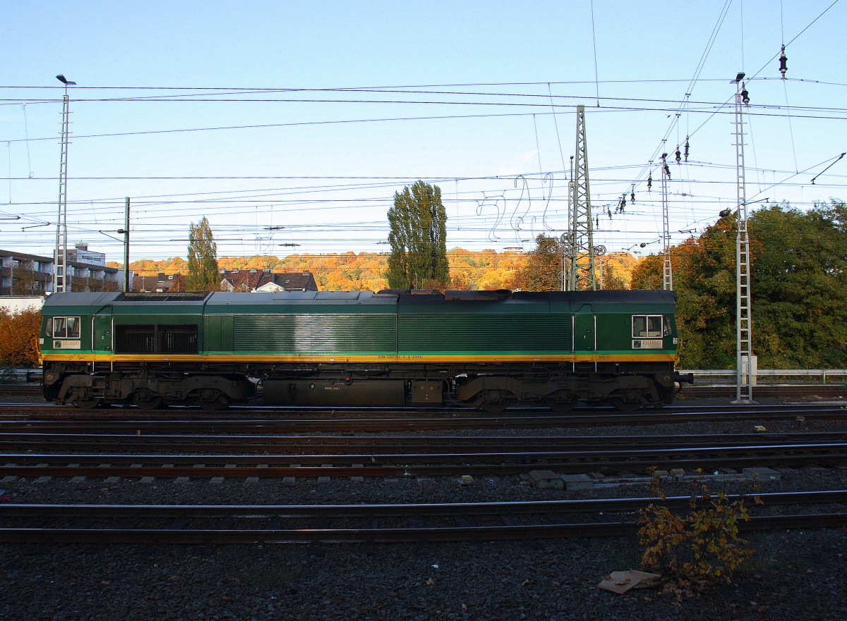 Die Class 66 PB08 von Crossrail rangiert in Aachen-West. Aufgenommen vom Bahnsteig in Aachen-West. 
Bei schönem Herbstwetter am Nachmittag vom 27.10.2015.