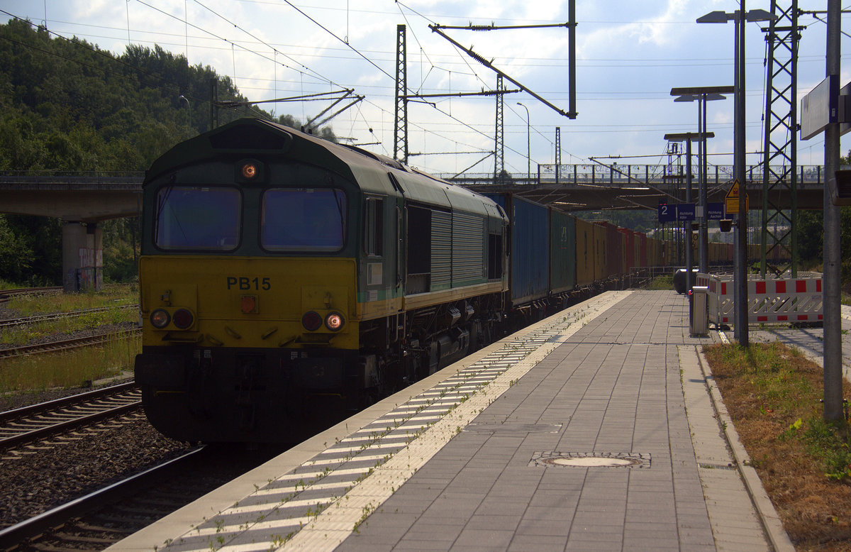 Die Class 66 PB15 von Crossrail kommt mit einem MSC-Containerzug aus Antwerpen-Krommenhoek(B) nach Germersheim(D) und kommt aus Richtung Aachen-West,Aachen-Schanz,Aachen-Hbf,Aachen-Rothe-Erde,Eilendorf und fährt durch Stolberg-Hbf(Rheinland) in Richtung Eschweiler-Hbf,Langerwehe,Düren,Merzenich,Buir,Horrem,Kerpen-Köln-Ehrenfeld,Köln-West,Köln-Süd. 
Aufgenommen vom Bahnsteig 1 von Stolberg-Rheinland-Hbf.
Bei Sommerwetter am Nachmittag vom 17.7.2018.