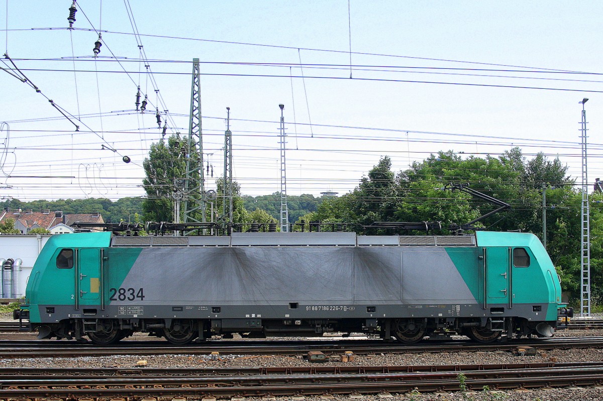 Die Cobra 2834 fährt als Lokzug von Aachen-West nach Montzen/Belgien. 
Aufgenommen vom Bahnsteig in Aachen-West bei schönem Sonnenschein am 6.8.2014. 