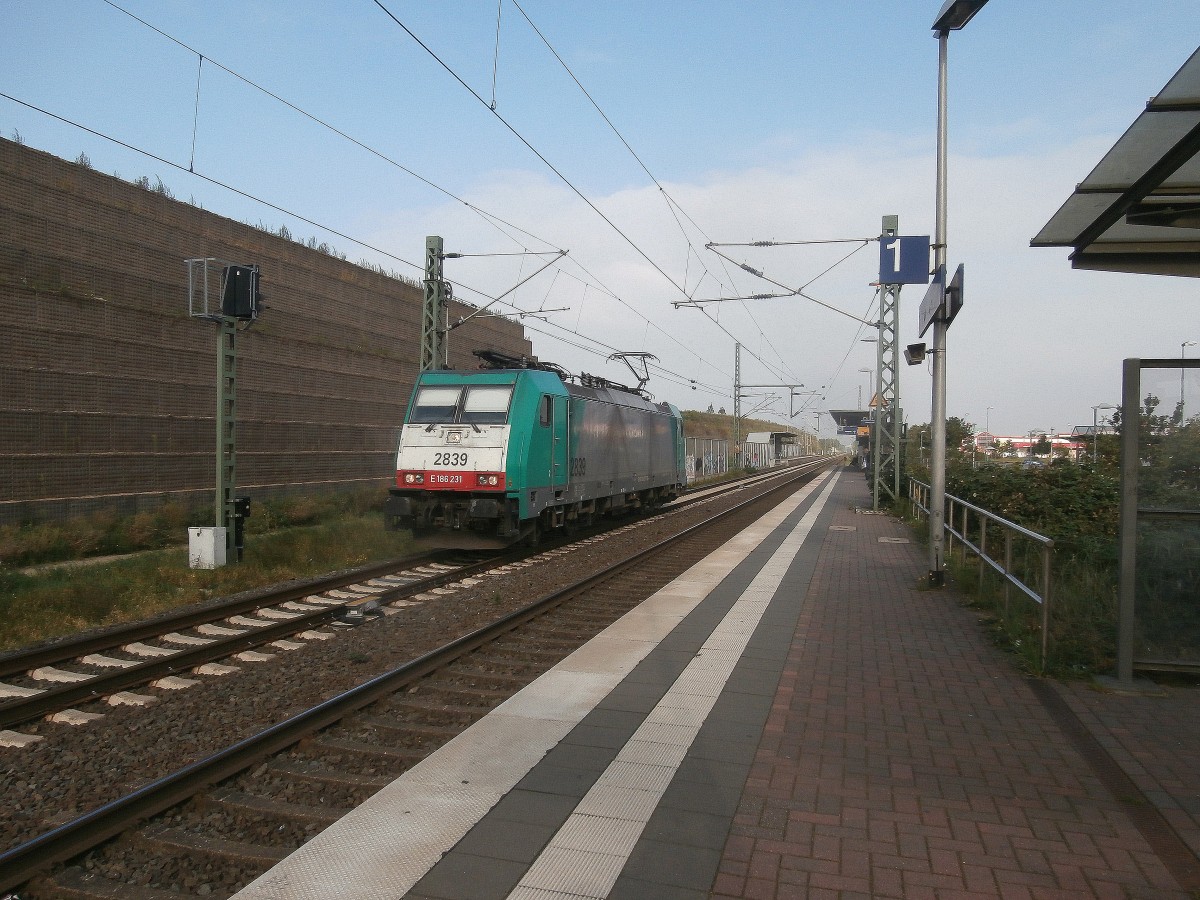 Die Cobra E 186 213 kam am 13.9.14 als Lz von Neuss kommend durch Allerheiligen gefahren.

Allerheiligen 13.09.2014