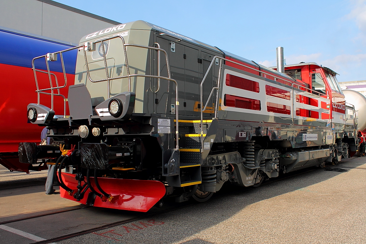 Die CZ LOKO a.s. präsentiert auf der InnoTrans 2016 in Berlin die Diesellokomotive 744 101-7.