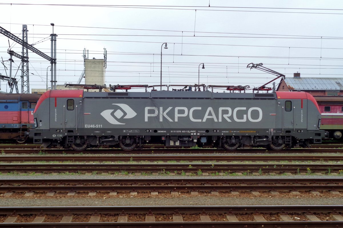 Die damals Neue von PKP Cargo: EU46-511 steht am 5 April 2017 in Breclav.