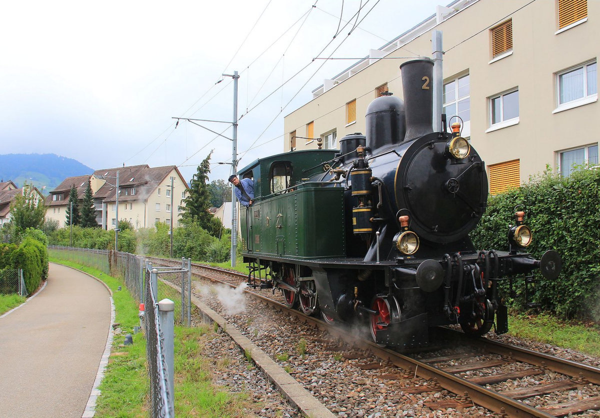 Die Dampflok Ed3/4 2 der DVZO auf der Strecke oberhalb Hinwil. Die Lok wurde 1903 für die damals normalspurige Régional Saignelégier-Glovelier gebaut und kam 1949 zu Sulzer in Oberwinterthur. 2.September 2018 