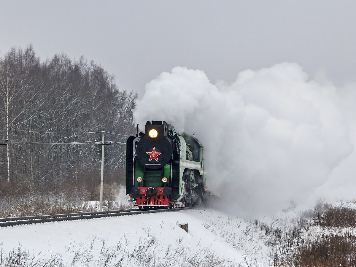 Die Dampflok P36-0147 mit Nahverkehrszug unterwegs als №6294 Iwanowo - Schuja аuf dem Weg in Richtung Schuja am 8. Januar 2020.