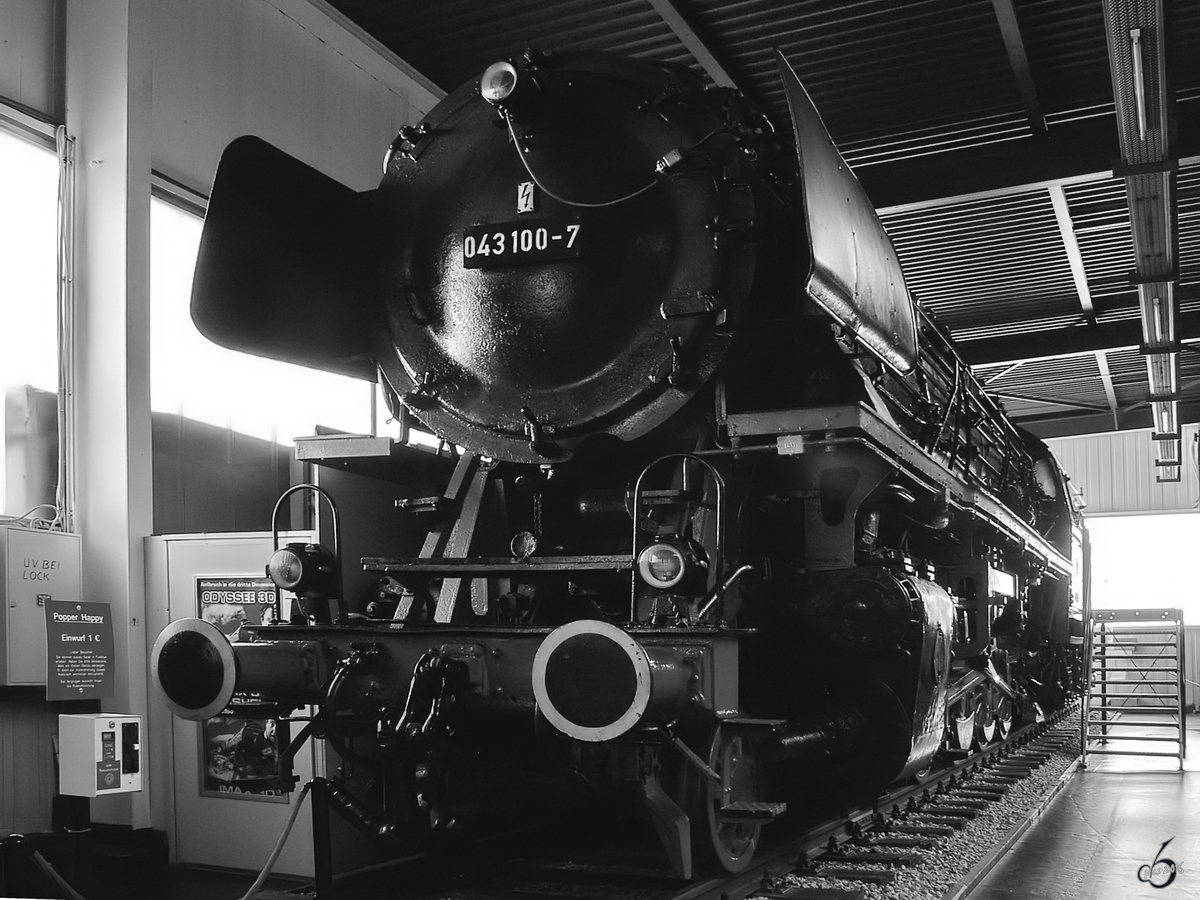 Die Dampflokomotive 043 100-7 im Auto- und Technikmuseum Sinsheim. (Januar 2007)