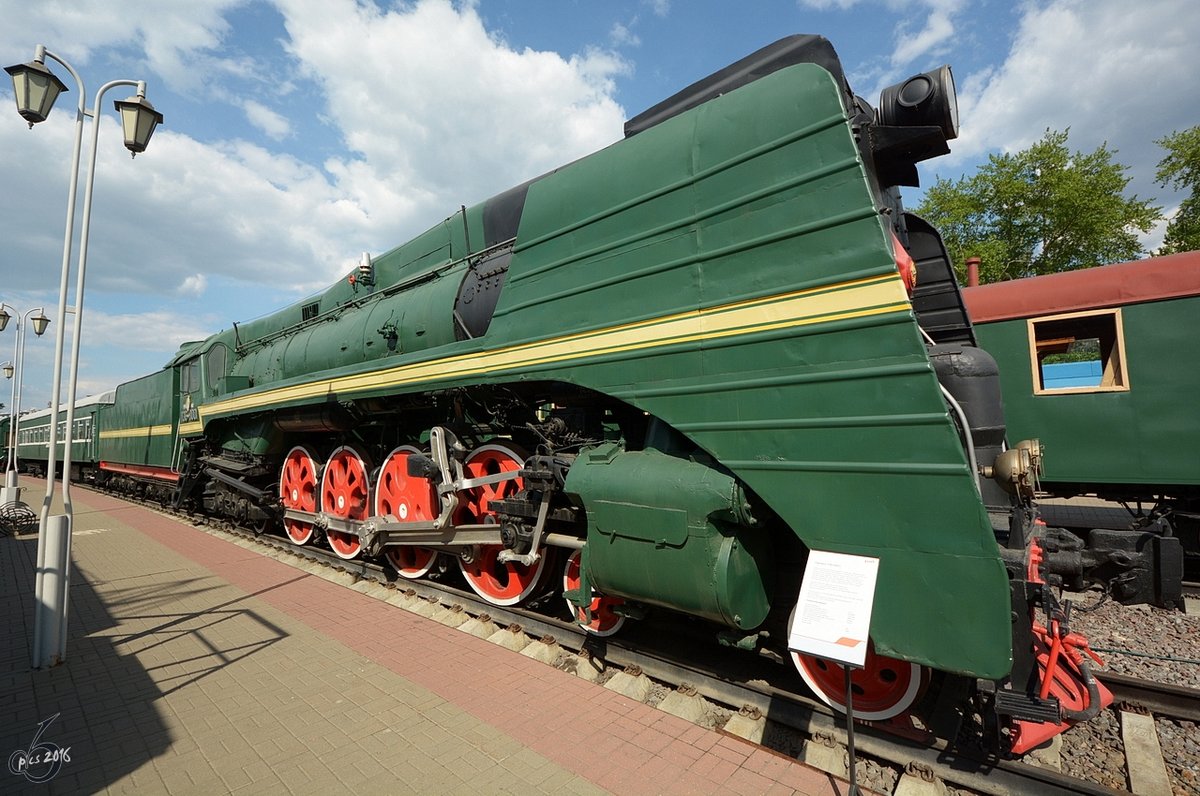Die Dampflokomotive П36-0001 im Eisenbahnmuseum von Moskau Anfang Mai 2016.