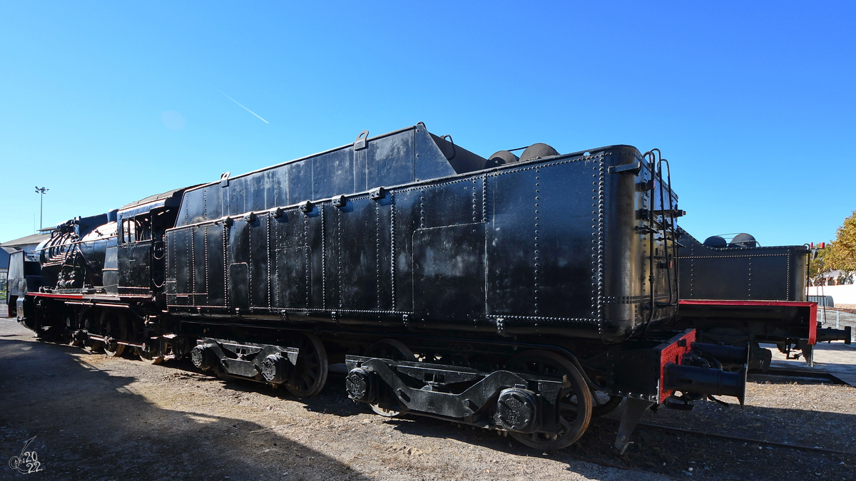 Die Dampflokomotive 240F-2591 wurde 1948 bei MACOSA in Valencia gebaut und ist Teil der Ausstellung im Eisenbahnmuseum von Katalonien. (Vilanova i la Geltrú, November 2022)