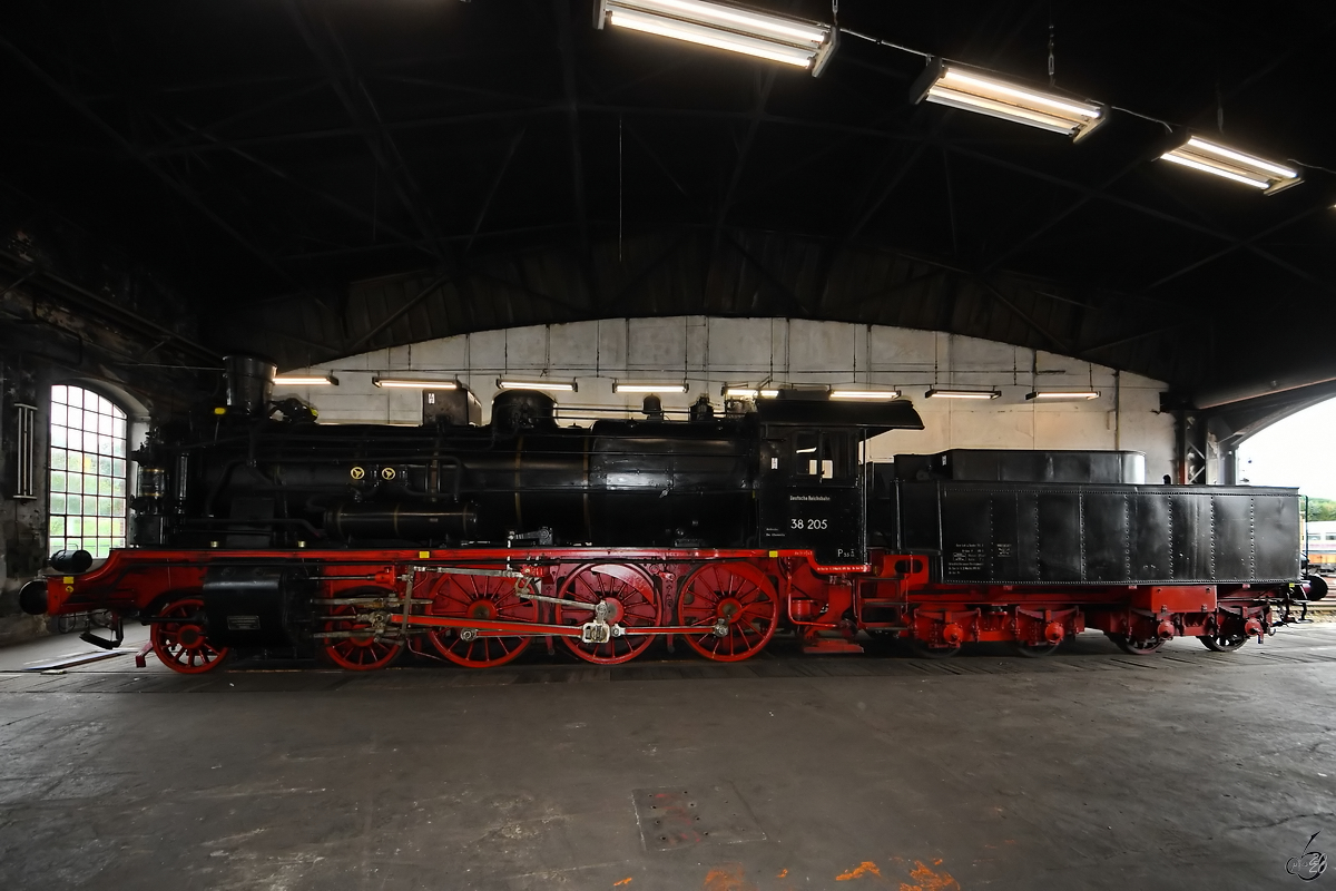 Die Dampflokomotive 38 205 konnte Ende September 2020 im Sächsischen Eisenbahnmuseum Chemnitz-Hilbersdorf bewundert werden.
