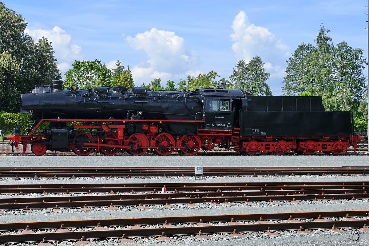 Die Dampflokomotive 50 3690-0 wurde 1941 gebaut, im Jahr 1961 umfassend umgerüstet und war bis 1988 im Planeinsatz der Deutschen Reichsbahn. (Deutsches Dampflokomotiv-Museum Neuenmarkt-Wirsberg ,Juni 2019)