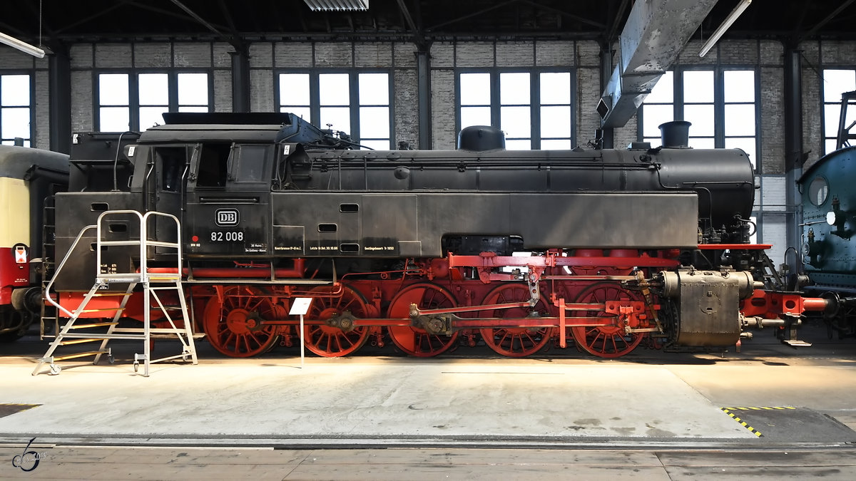 Die Dampflokomotive 82 008 im August 2018 im Eisenbahnmuseum Koblenz.