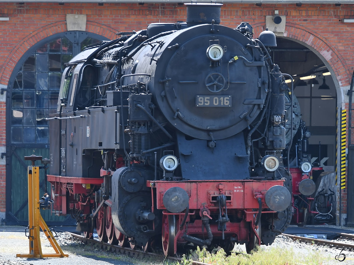 Die Dampflokomotive 95 016 im Deutschen Dampflokomotiv-Museum Neuenmarkt-Wirsberg. (Juni 2019)