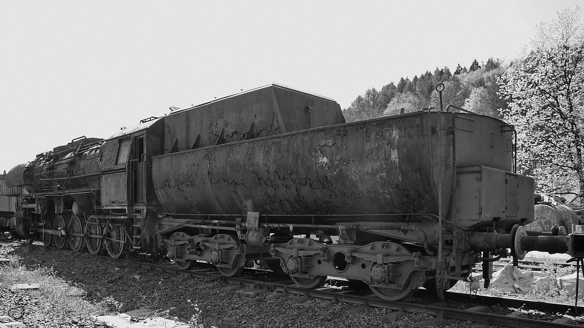 Die Dampflokomotive BR 52 8086 steht in Radevormwald-Dahlhausen (Wupper). (April 2019)