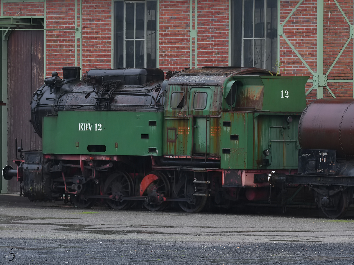 Die Dampflokomotive EBV 12 des Eschweiler Bergwerksvereines, abgestellt auf dem Museumsgelände der Henrichshütte. (Hattingen, September 2017)