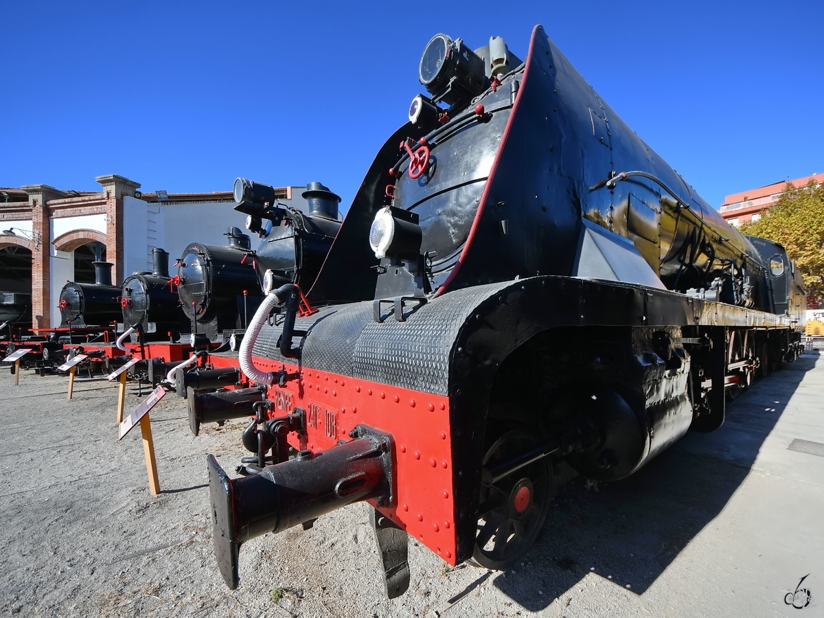 Die Dampflokomotive MZA 1808  Linda Tapada  (241F-2108) wurde 1939 gebaut und war Anfang November 2022 im Eisenbahnmuseum von Katalonien ausgestellt.