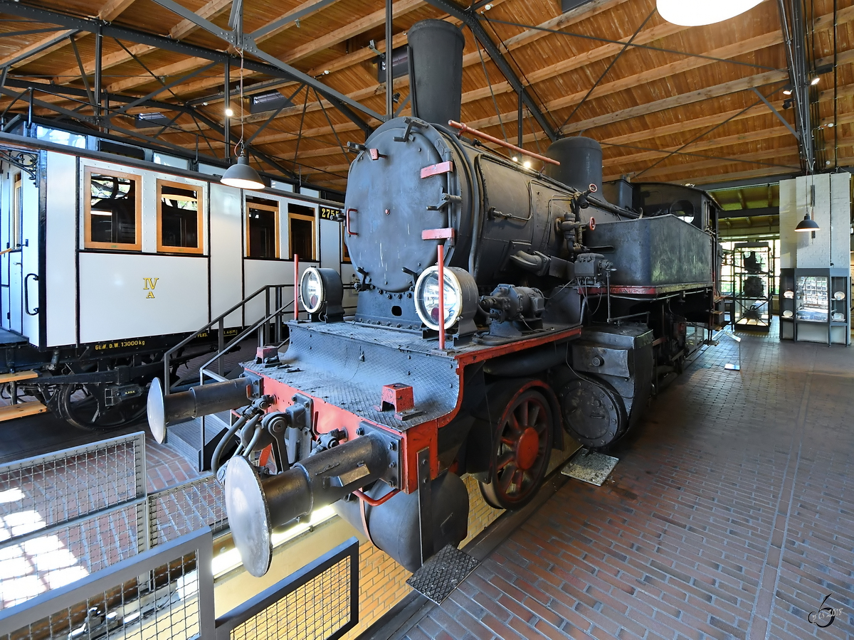 Die Dampflokomotive TKi3-112, eine ehemalige preußische T9.3 befindet sich im Deutschen Technikmuseum Berlin. (April 2018)