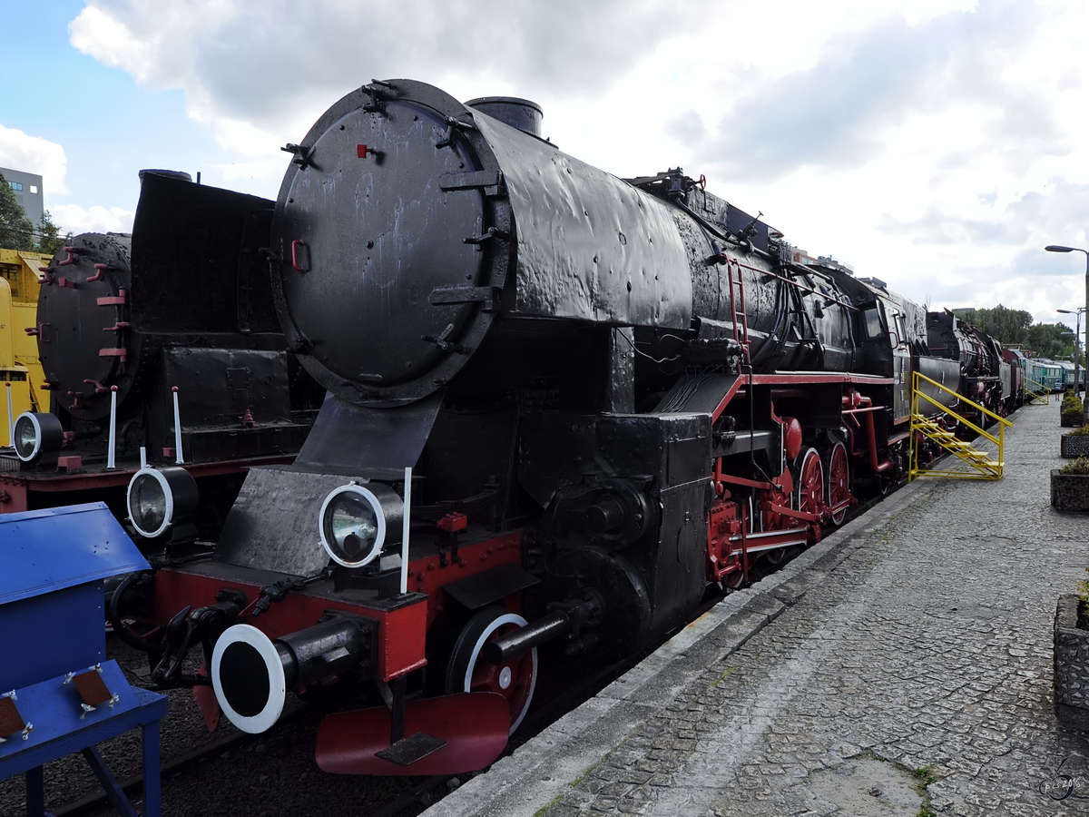 Die Dampflokomotive Ty43 (BR 42) im Eisenbahnmuseum Warschau (August 2011)