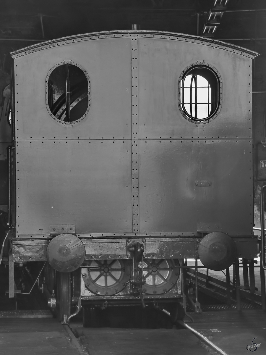 Die Dampfspeicherlokomotive Hohenzollern Typ Helmstedt I mit der Fabriknummer 2702. (Sächsisches Eisenbahnmuseum Chemnitz-Hilbersdorf, April 2018)