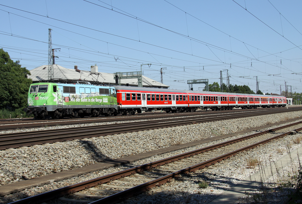 Die DAV 111 039-4 mit RB von Mnchen nach Landshut in Laim am 16.08.2013