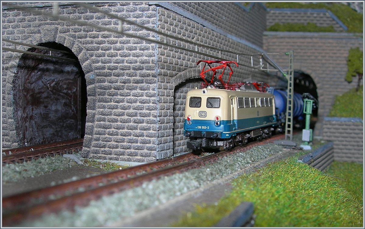 Die DB 139 553-2 mit einen Güterzug auf meiner Z-Anlage.
19. Aug. 2017 
