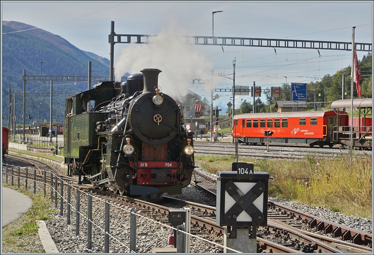 Die DFB HG 4/4 704 rangiert in Oberwald. 

30. Sept. 2021