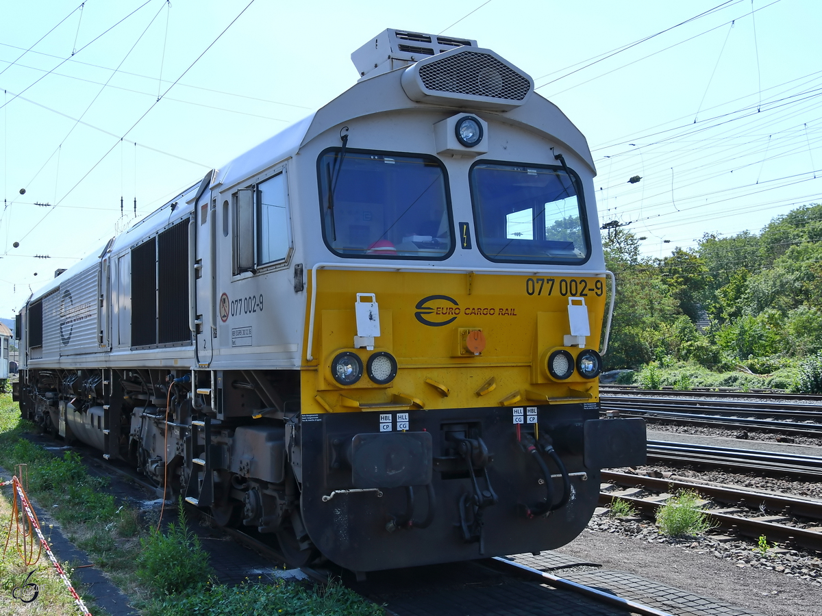 Die Diesellokomotive 077 002-9 war Mitte August 2018 in Koblenz abgestellt.