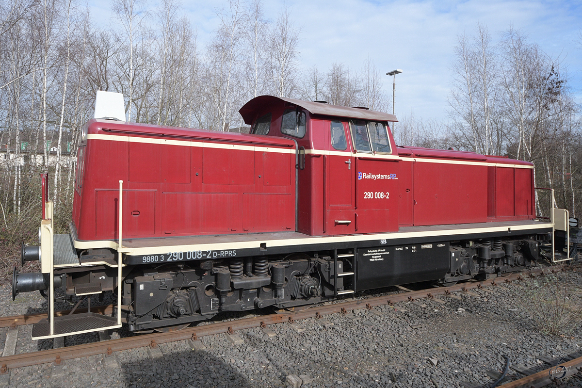 Die Diesellokomotive 290 008-2 RailsystemsRP im Februar 2017 in Hattingen.