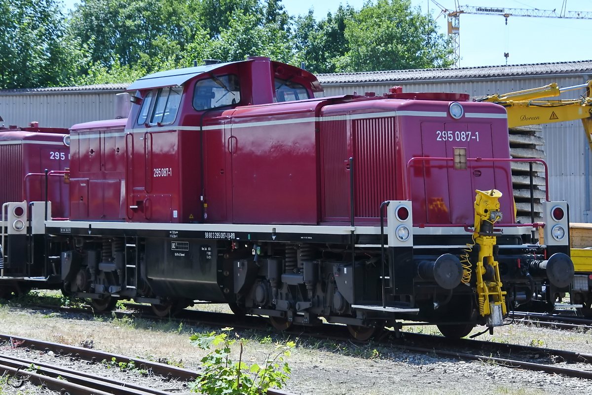 Die Diesellokomotive 295 087-1 war Anfang Juni 2019 im Bayerischen Eisenbahnmuseum Nördlingen zu sehen. 