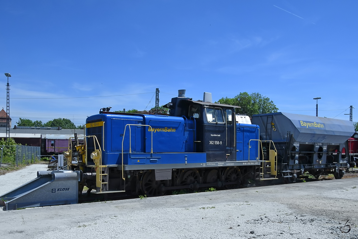 Die Diesellokomotive 362 558-9 der BayernBahn war Anfang Juni 2019 im Bayerischen Eisenbahnmuseum Nördlingen ausgestellt.