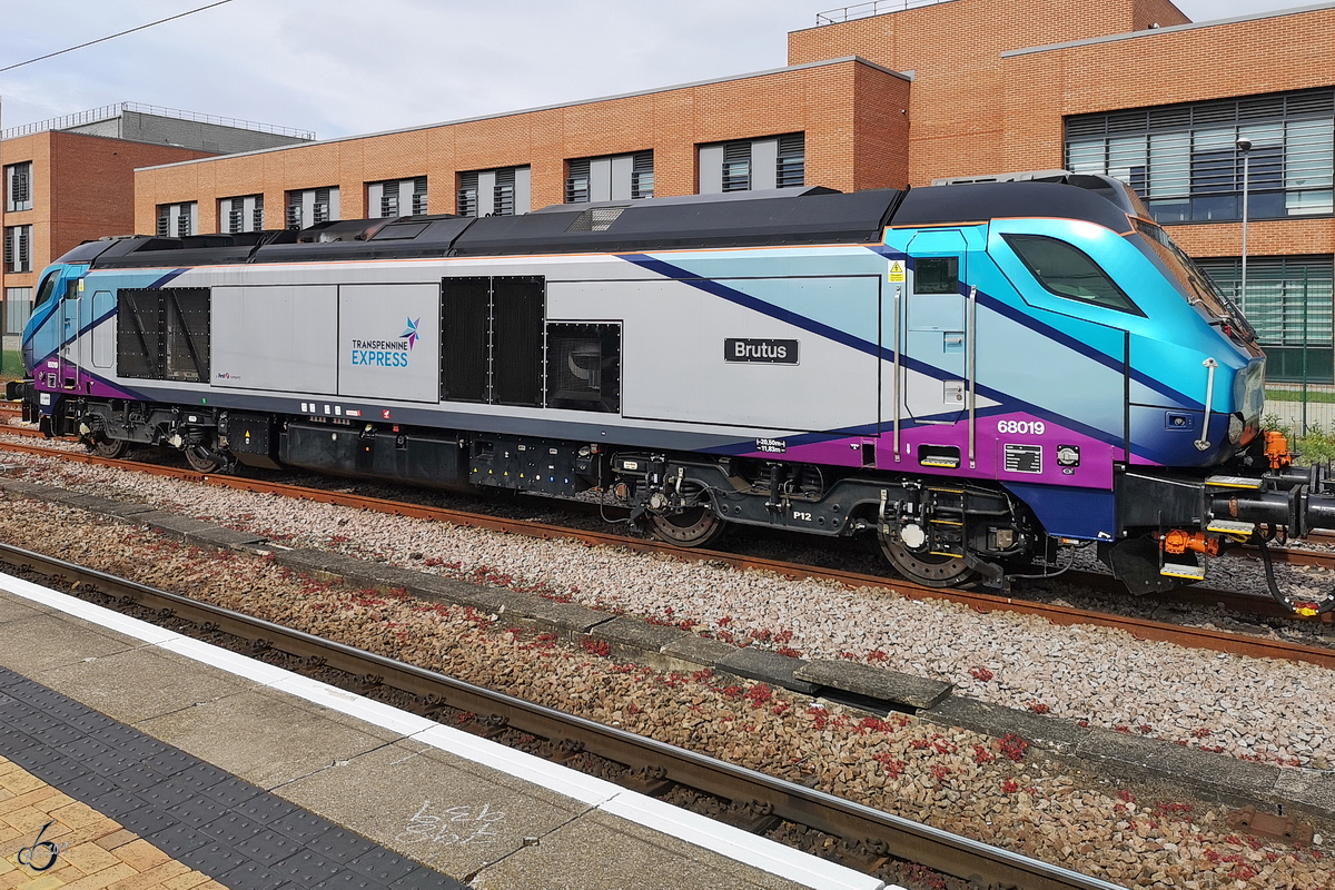 Die Diesellokomotive 68019  Brutus  der TransPennine war Anfang Mai 2019 am Bahnhof in York abgestellt.
