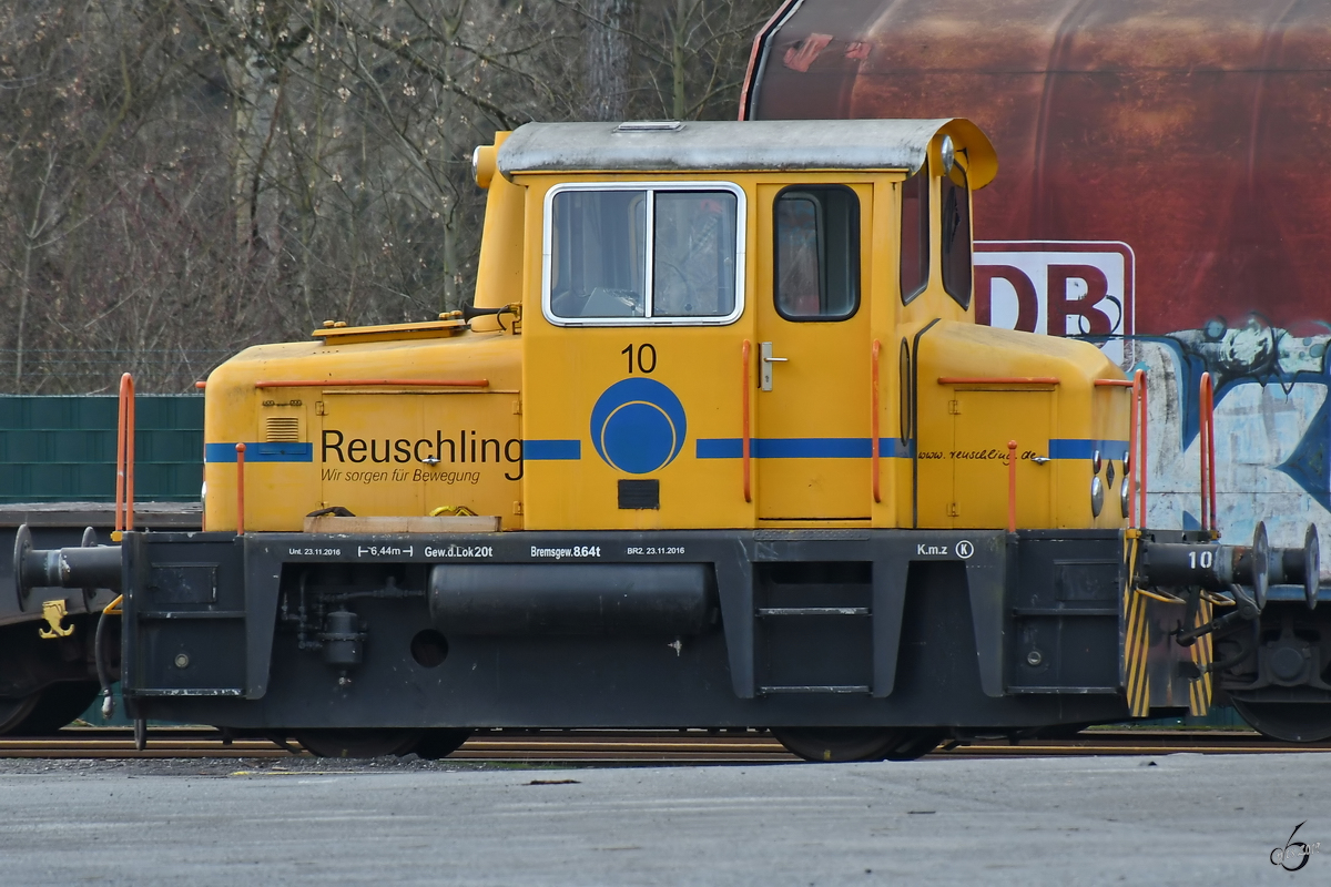 Die Diesellokomotive O&K MB 170 N  10  der Westfälische Lokomotiv Fabrik Karl Reuschling war Ende Januar 2019 in einem Industriegebiet in Hattingen abgestellt.