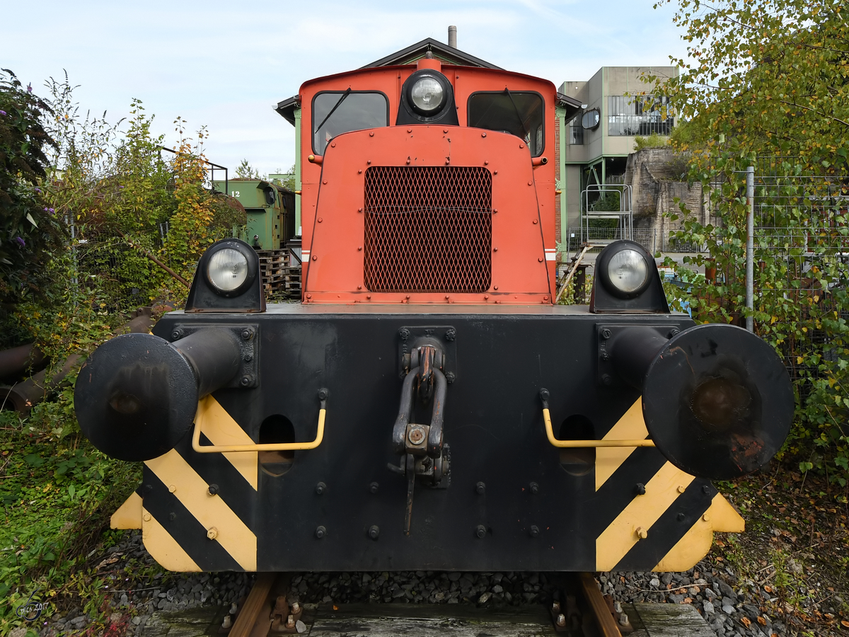 Die Diesellokomotive Orenstein & Koppel MV 4 auf dem Museumsgelände der Henrichshütte. (Hattingen, September 2017)