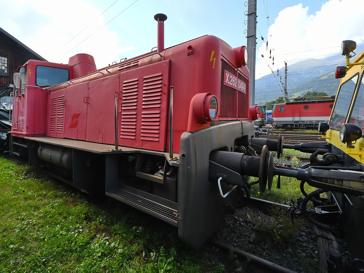 Die Diesellokomotive X 262 049-0 (ÖBB 2062.049-9) wurde 1965 gebaut. (Heizhaus Lienz, August 2019)