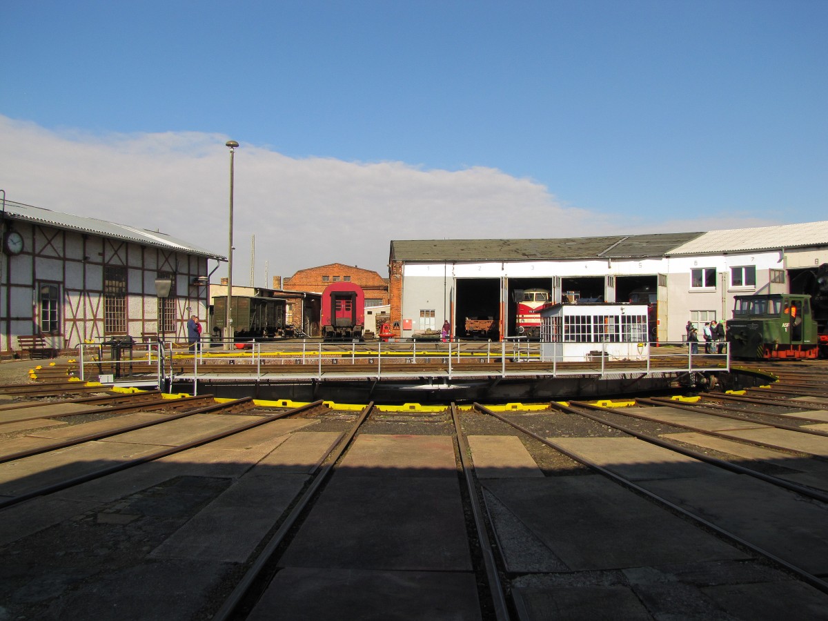 Die Drehscheibe im Eisenbahnmuseum Arnstadt am 06.04.2015.