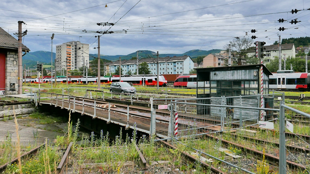 Die Drehscheibe vor dem Rundlokschuppen des Südbahnmuseums am Bahnhof Mürzzuschlag, 07.07.2019
