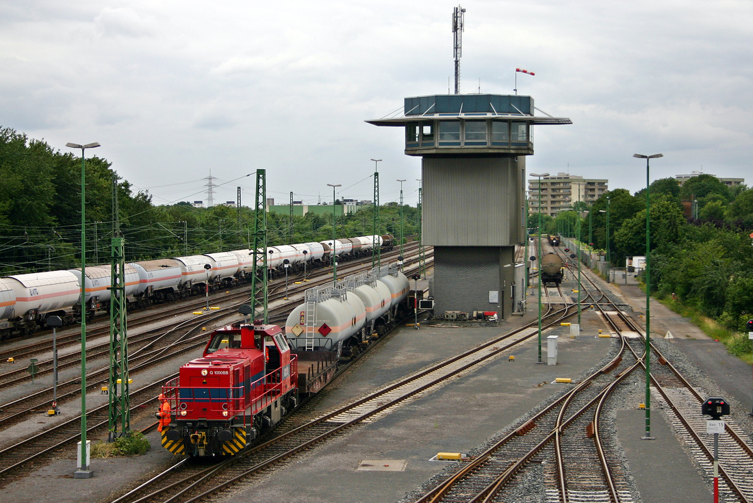 Die ehemalige Chemion-Lok 09 bei Rangierarbeiten im Güterbahnhof Dormagen, aufgenommen am 29. Juni 2007.