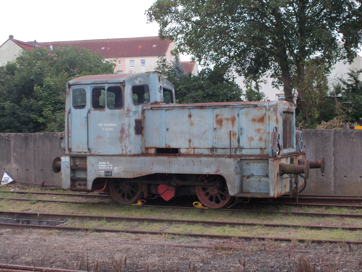Die ehemalige Werklok 3 von der Nickelhütte St.Egidien traf am morgen vom 12.August 2016,per Tieflader in Bergen/Rügen ein.