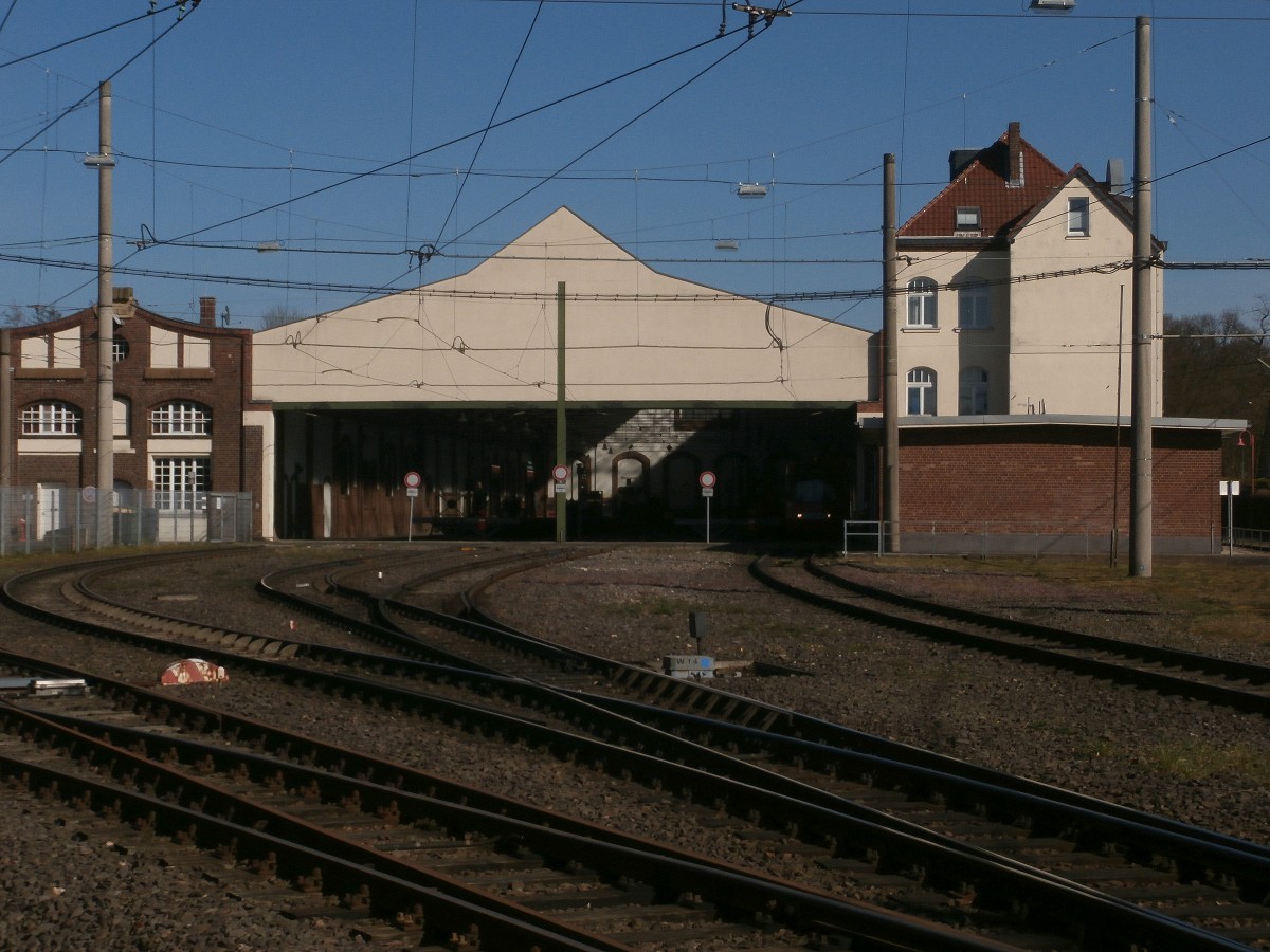 Die ehemalige Werkshalle vom KVB in Thielenbruch erbaut 1906 dient sie heute als Endhaltestelle für Straßenbahen. 09.03.2014