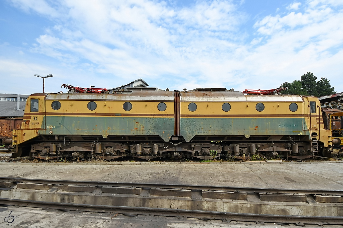 Die Elektolokomotive 362-037 war Ende August 2019 im Eisenbahnmuseum Ljubljana ausgestellt.