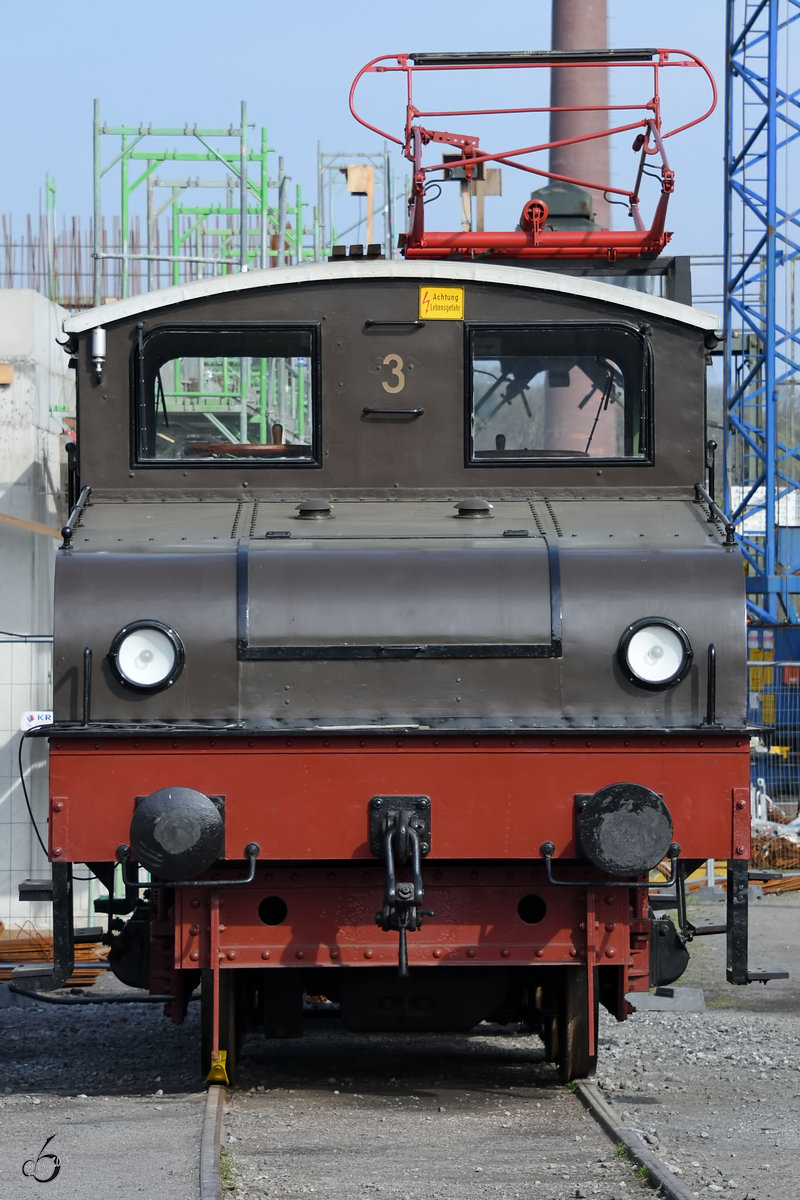 Die Elektrische Gleichstromlokomotive LPD Berlin Nr.3 von AEG wurde im Jahre 1913 gebaut. (Eisenbahnmuseum Bochum-Dahlhausen, April 2018)