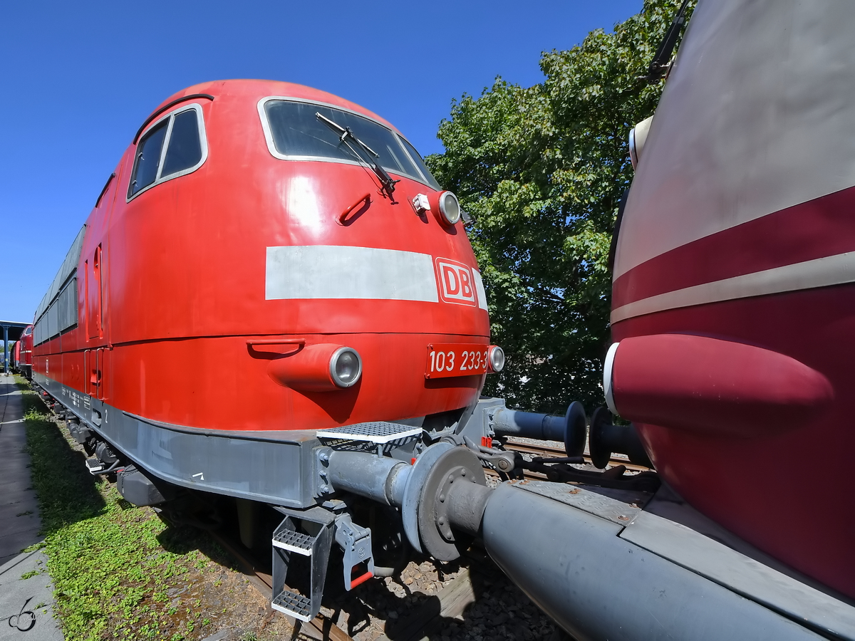 Die Elektrolokomotive 103 233-3 im August 2018 im Eisenbahnmuseum Koblenz.